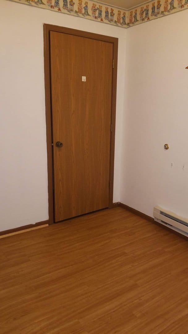 Sharpsville Apartment: 100 W Ridge Ave