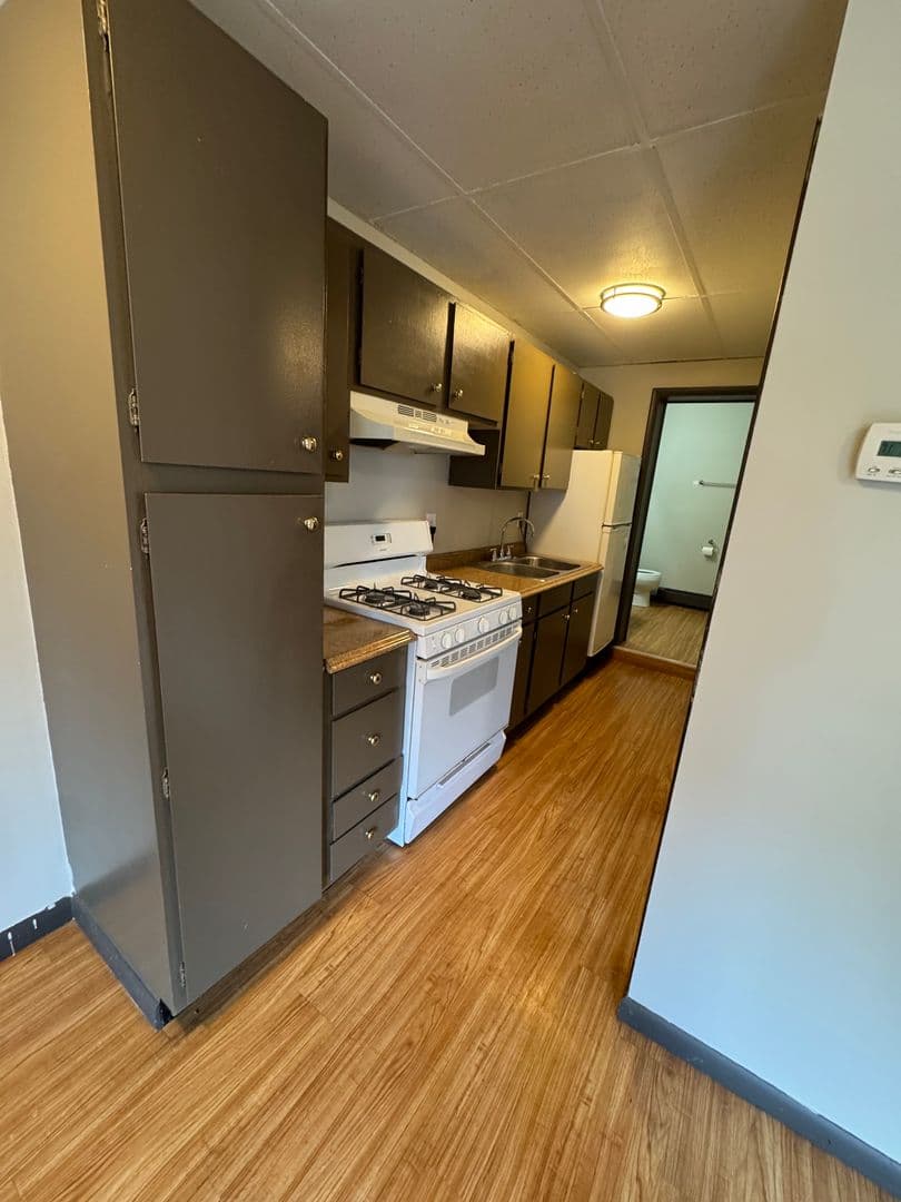 Conneaut Lake Apartment: 290-330 N Third St