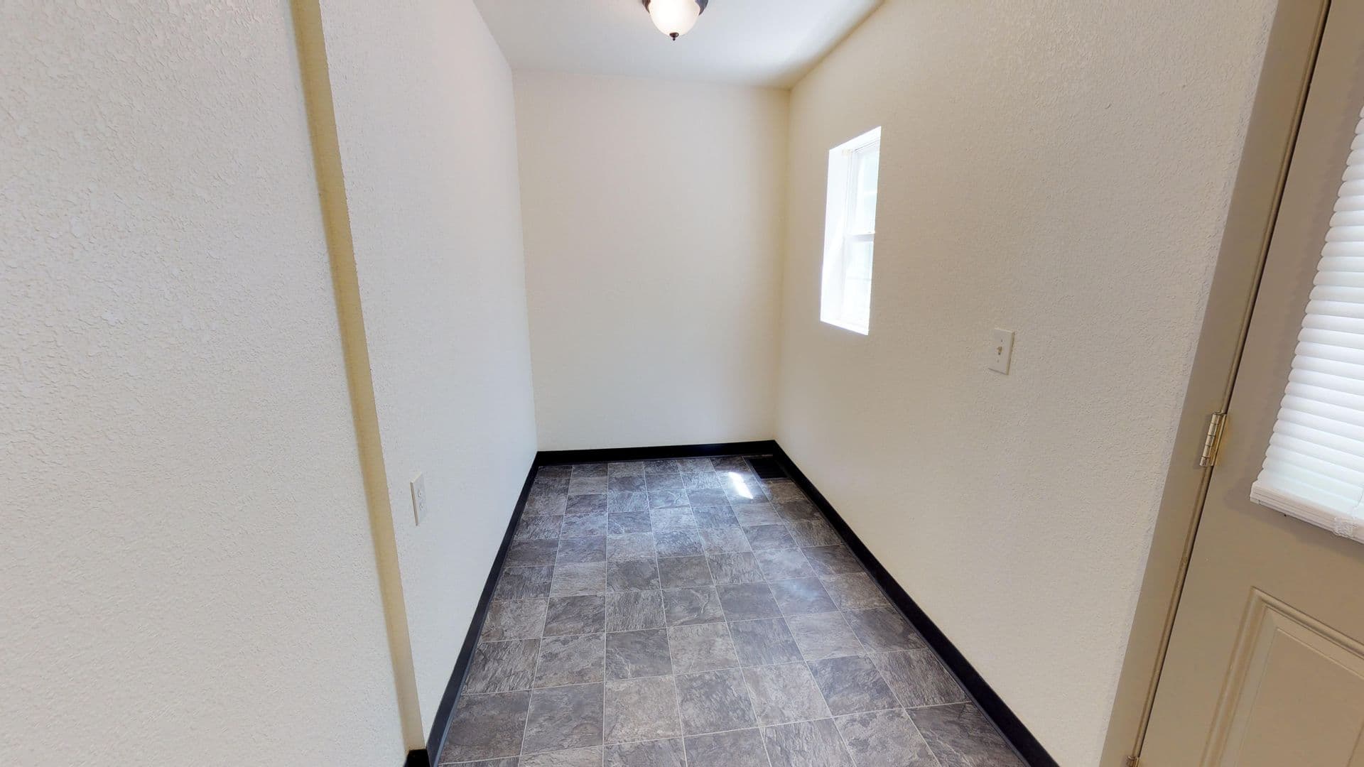 Meadville Apartment: 464 Poplar