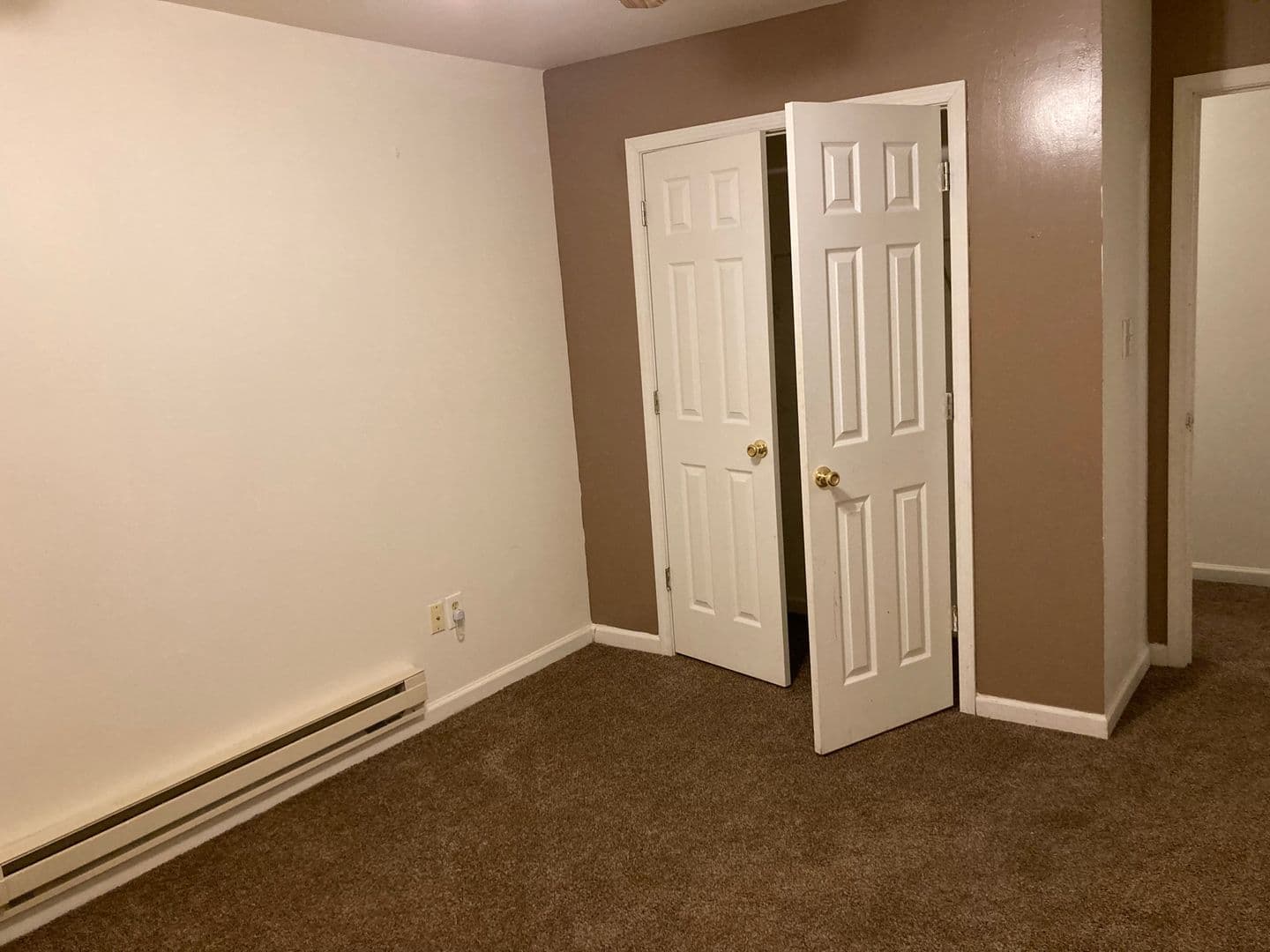Sharpsville Apartment: 100 W Ridge Ave