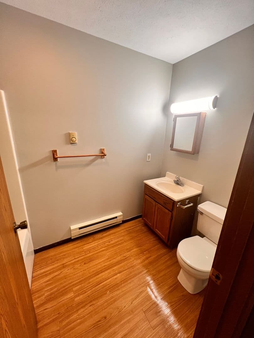 Sharpsville Apartment: 100 W Ridge Ave
