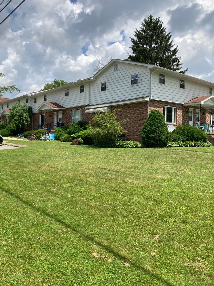 Conneaut Lake Apartment: 10950 Oak Street