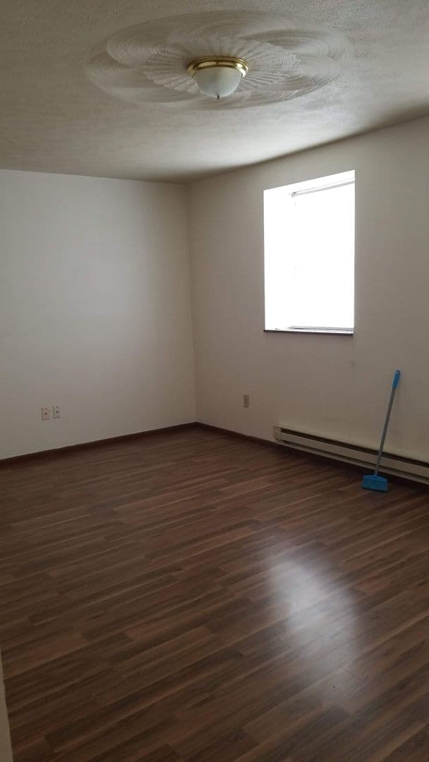 Sharpsville Apartment: 100 W Ridge Ave