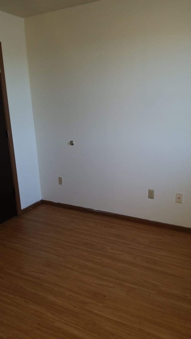 Sharpsville Apartment: 100 W Ridge Ave