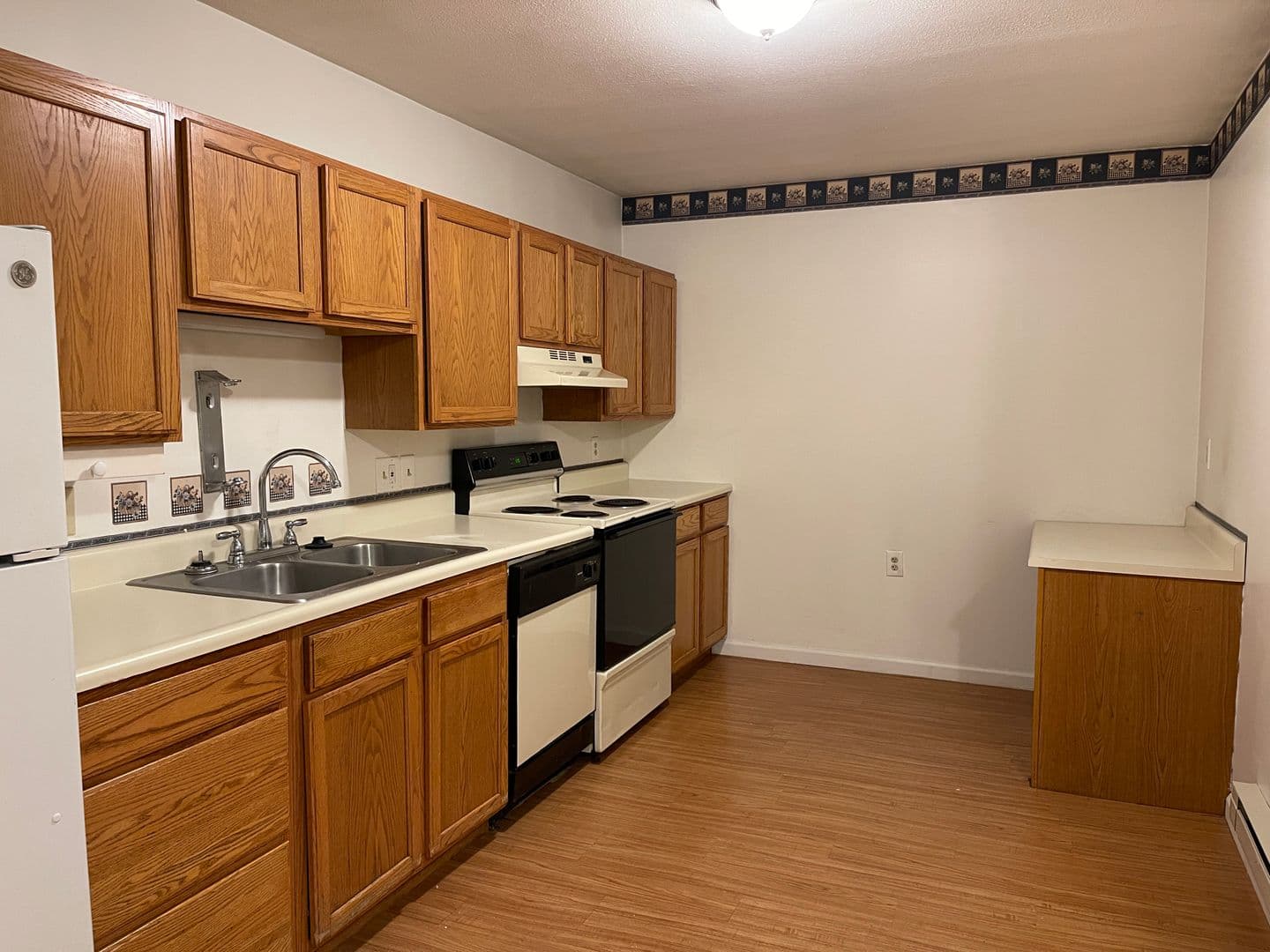 Sharpsville Apartment: 100 W Ridge Ave