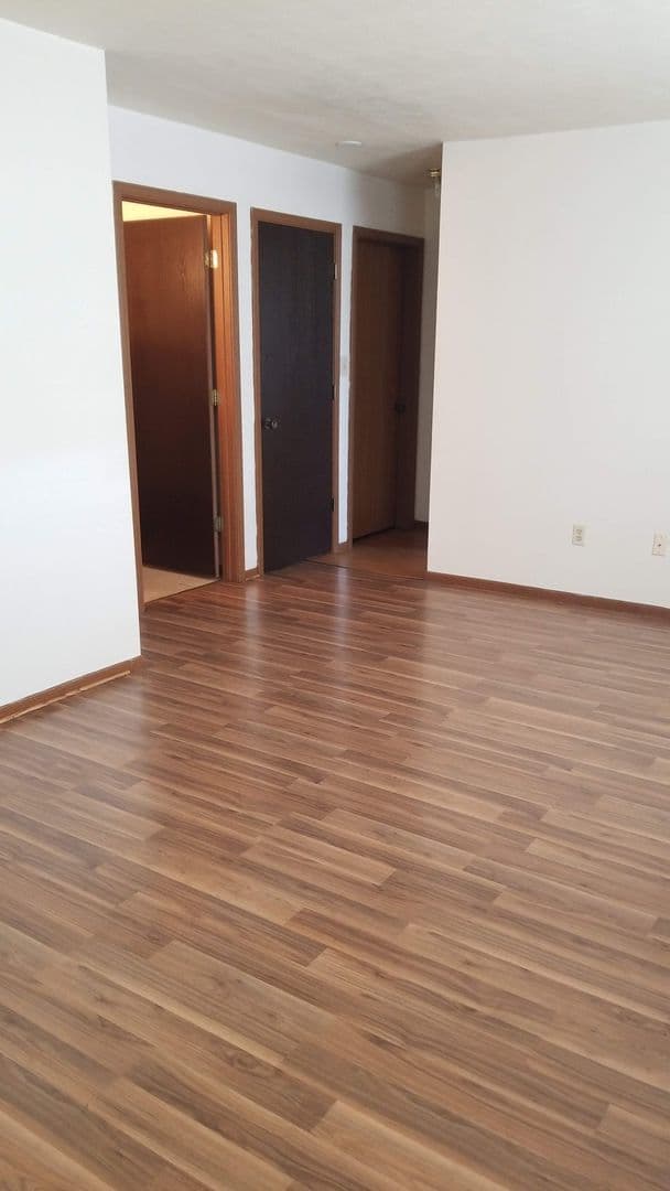 Sharpsville Apartment: 100 W Ridge Ave