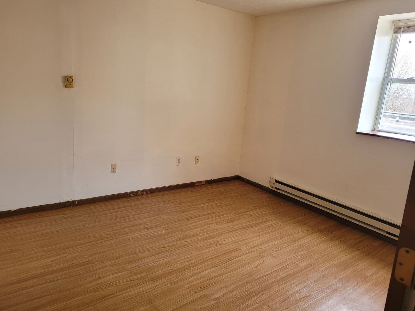 Sharpsville Apartment: 100 W Ridge Ave