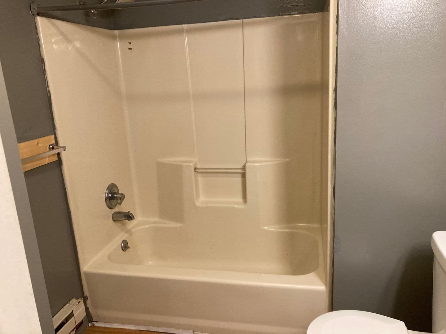 Sharpsville Apartment: 100 W Ridge Ave