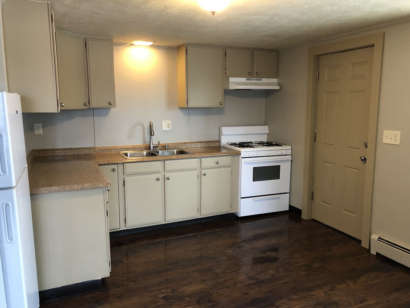 Conneaut Lake Apartment: 290-330 N Third St
