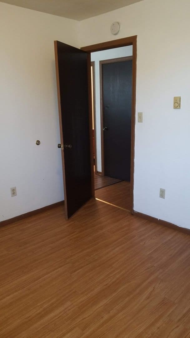 Sharpsville Apartment: 100 W Ridge Ave
