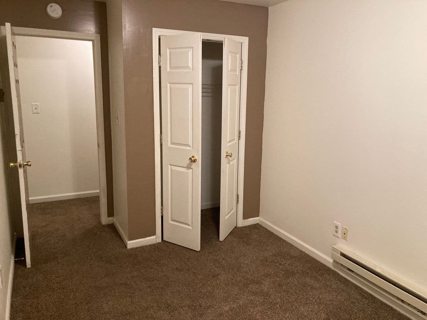 Sharpsville Apartment: 100 W Ridge Ave