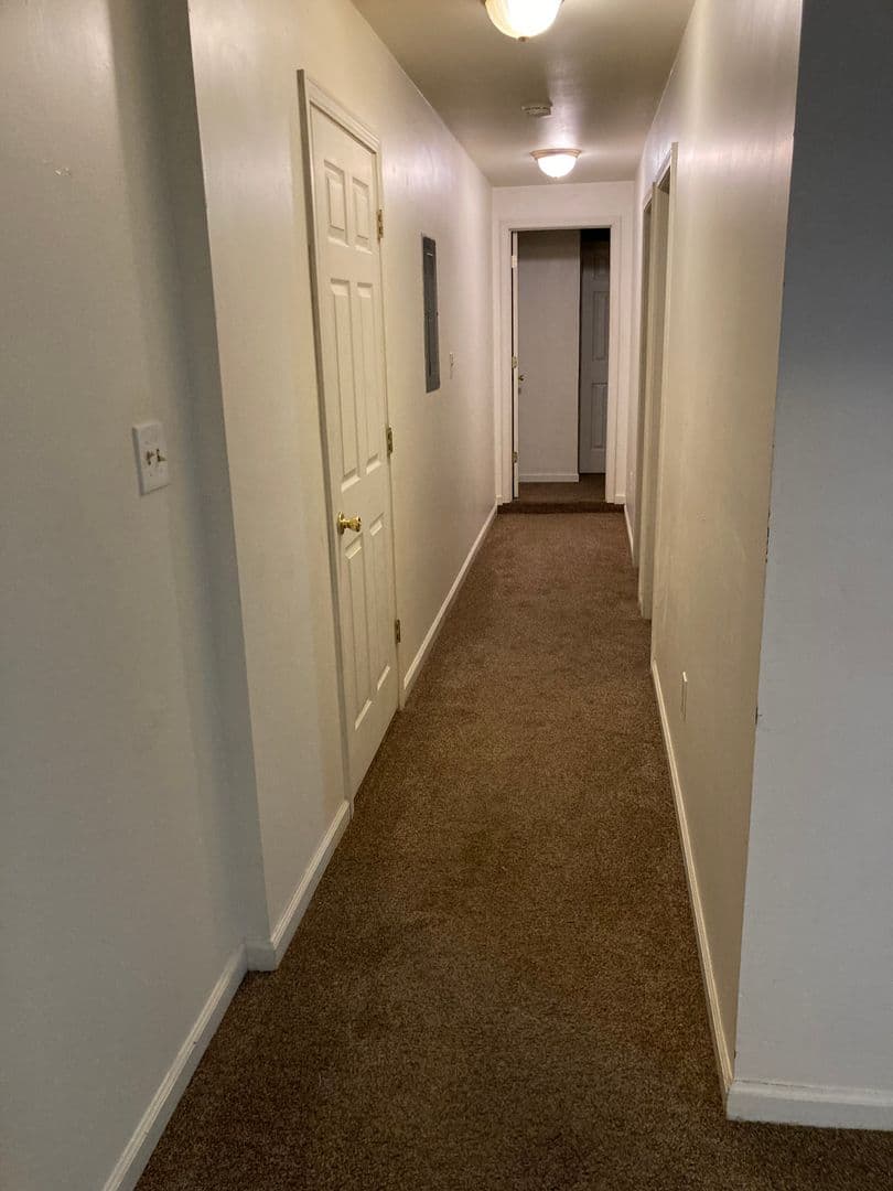 Sharpsville Apartment: 100 W Ridge Ave
