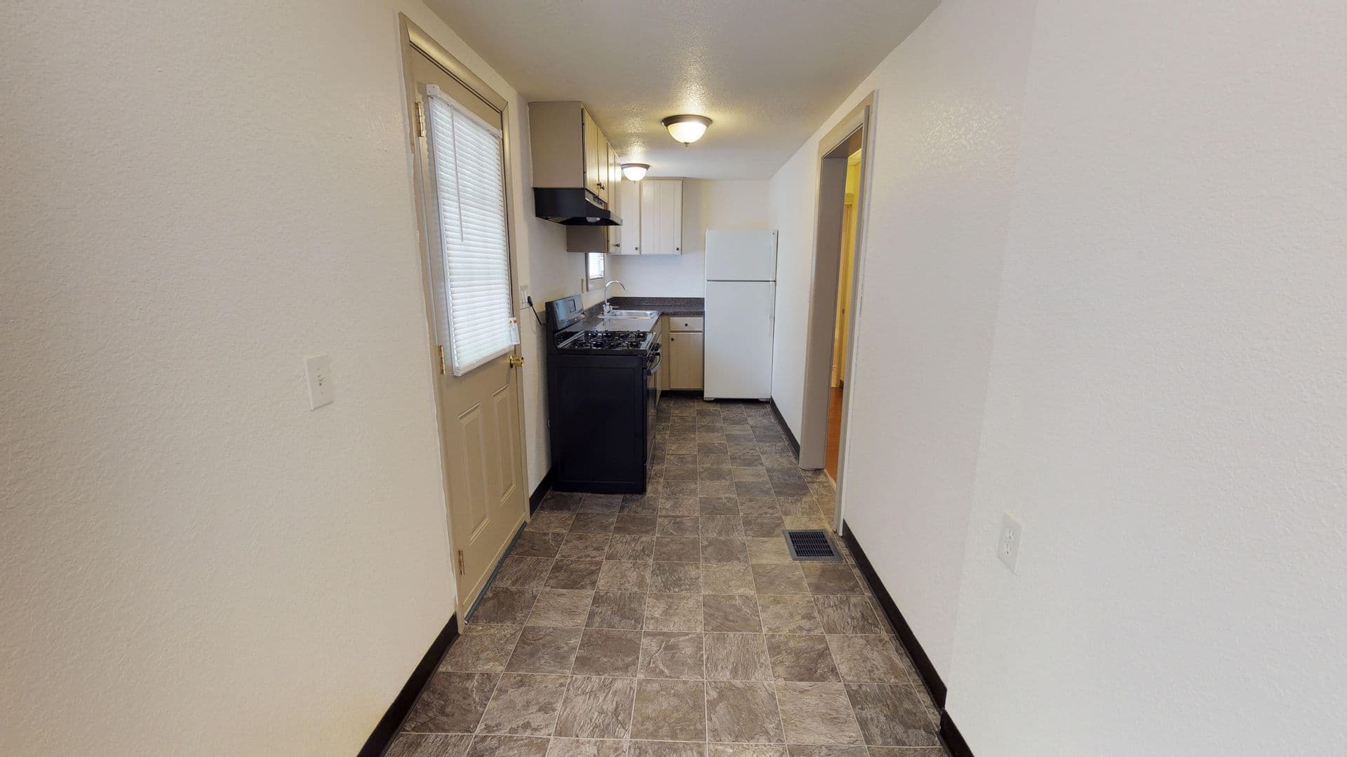 Meadville Apartment: 464 Poplar