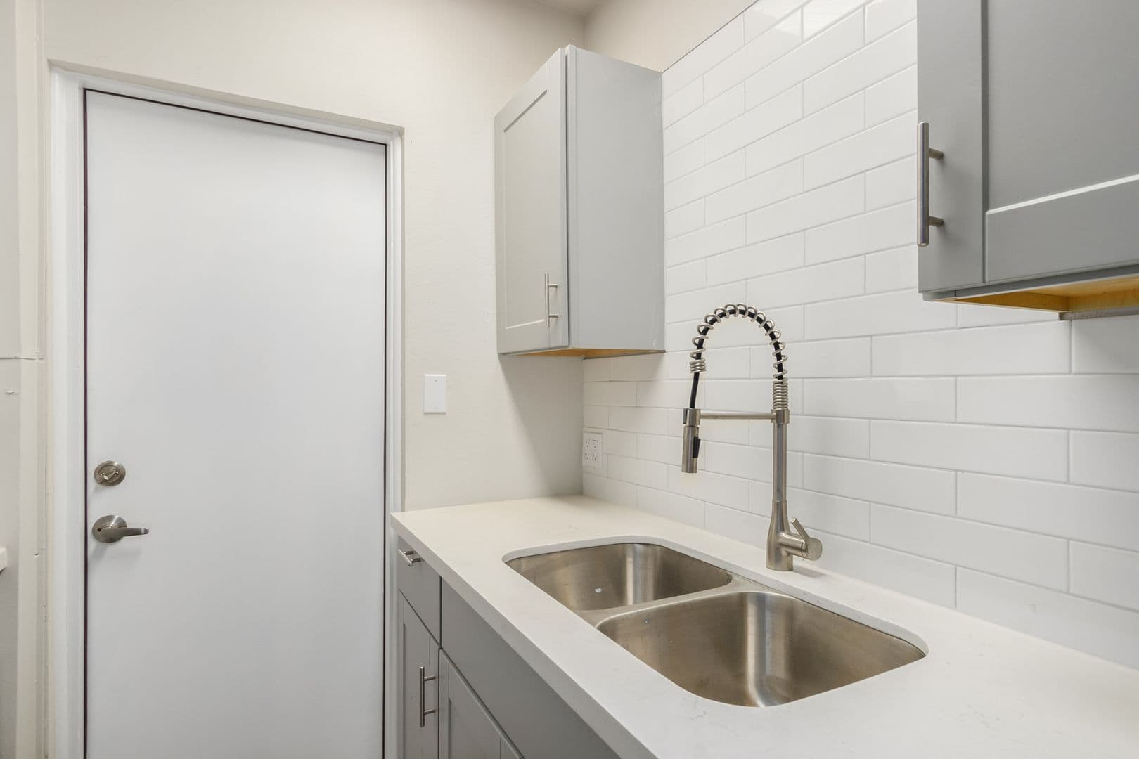 PHOENIX Apartment: 821 N 4TH AVE