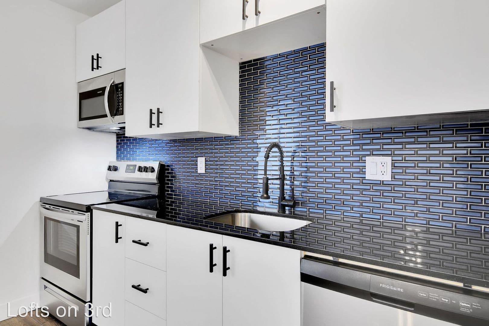 PHOENIX Apartment: 1401 N 3RD ST
