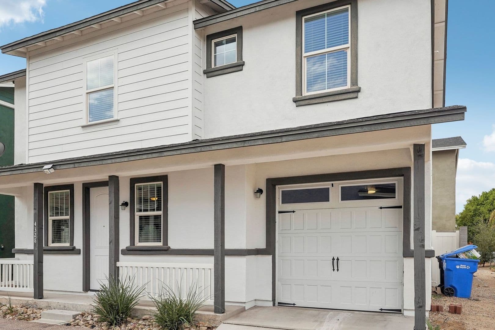GLENDALE Apartment: 4314 W CHARTER OAK RD