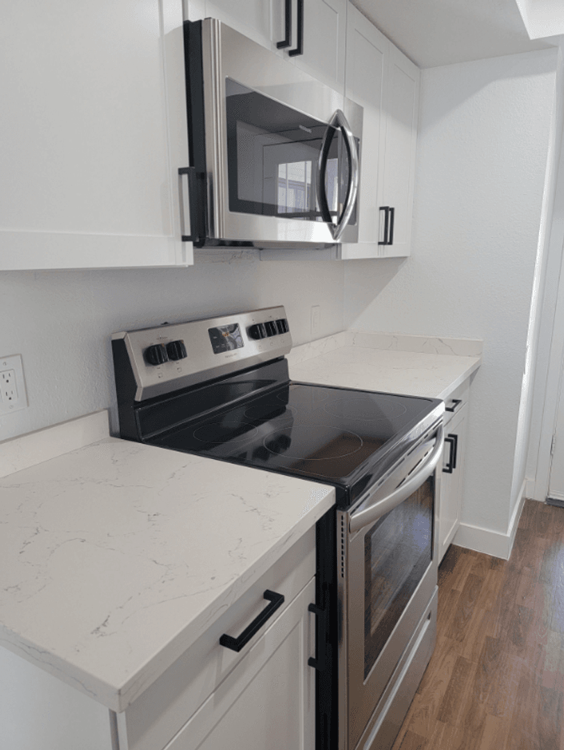 Phoenix Apartment: 2015 West Union Hills Dr
