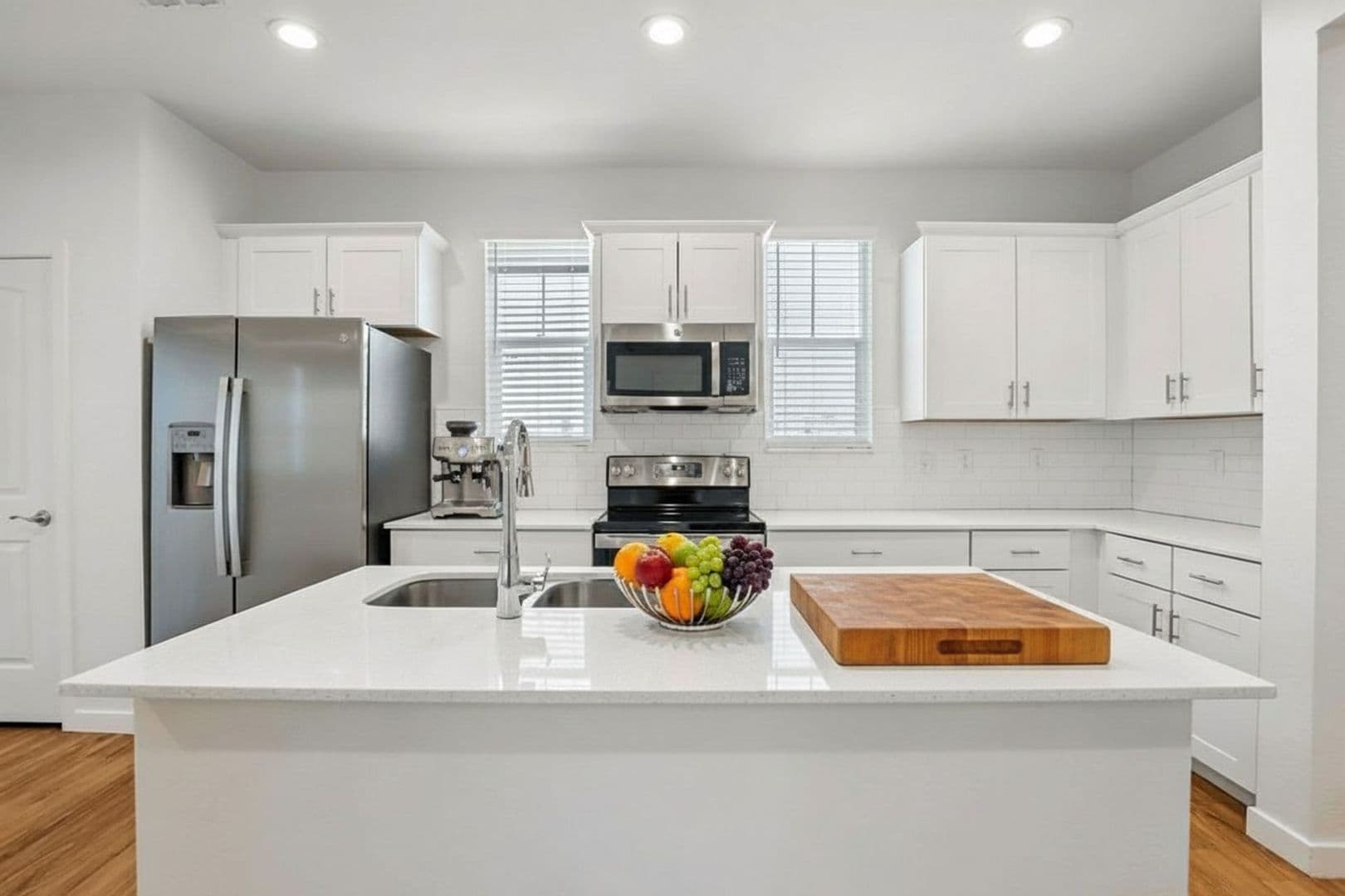 GLENDALE Apartment: 4314 W CHARTER OAK RD