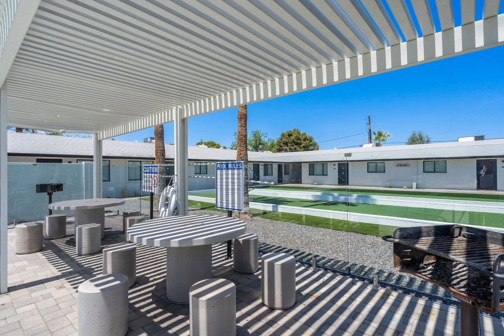 Phoenix Apartment: 2242 E. Pinchot Ave