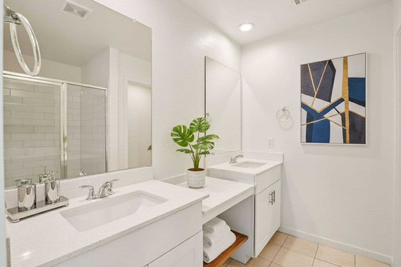 GLENDALE Apartment: 4314 W CHARTER OAK RD