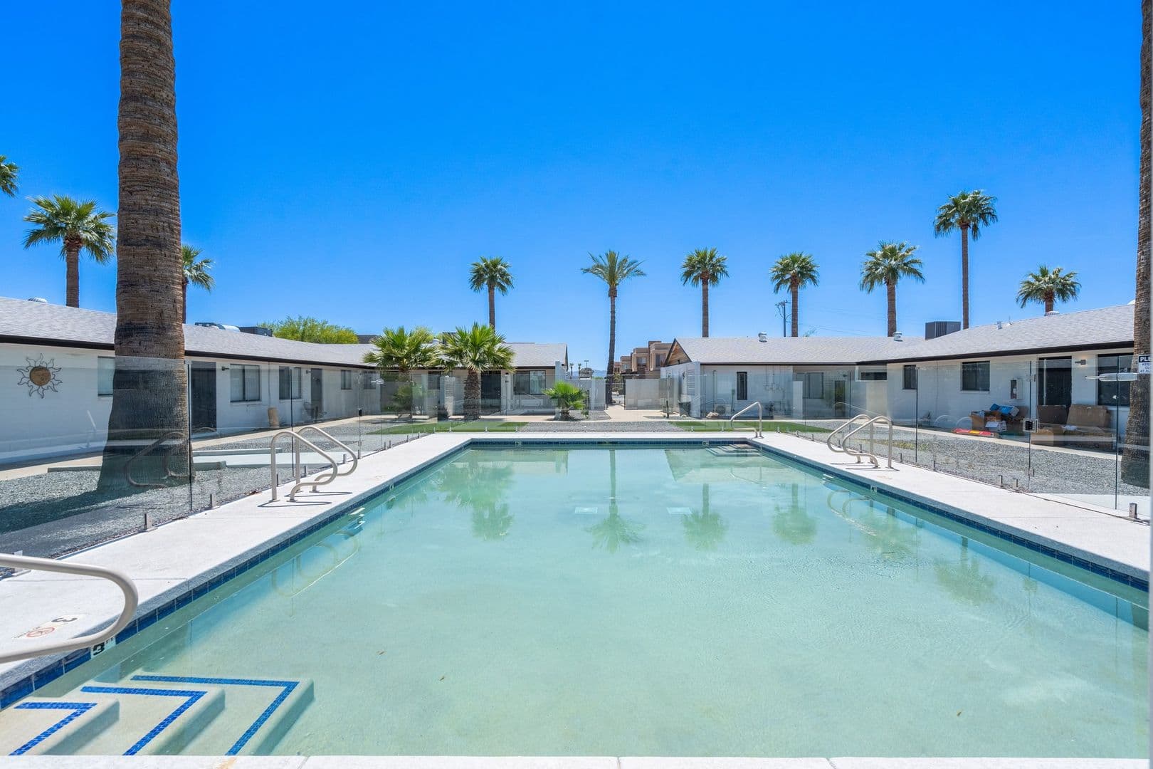 Phoenix Apartment: 2242 E. Pinchot Ave