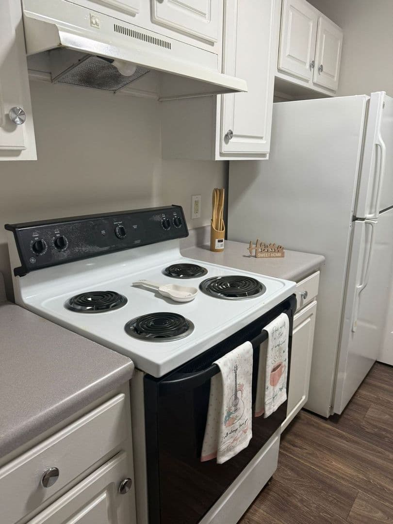 Clarkston Apartment: 790 N Indian Creek Dr