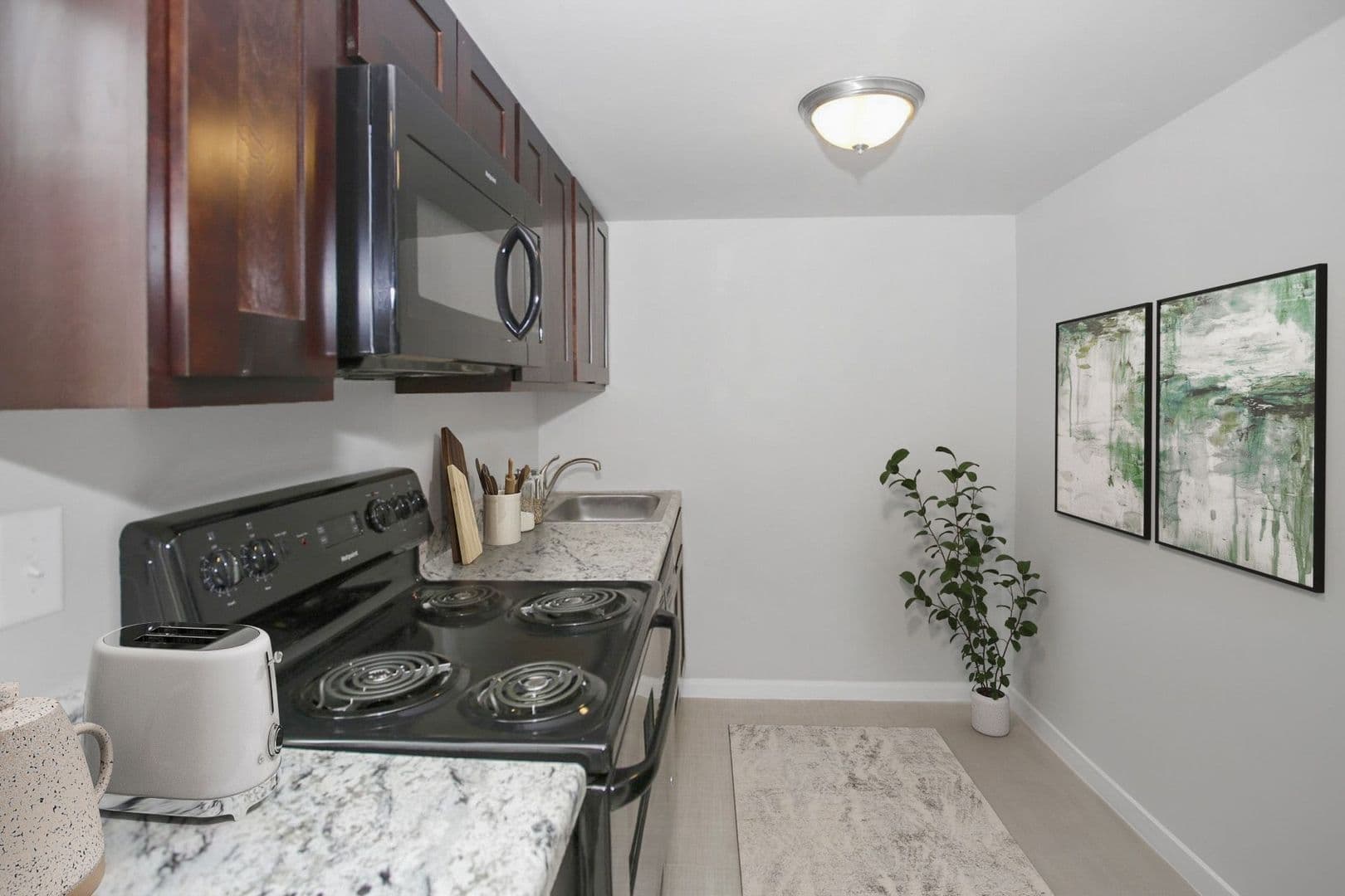 College Park Townhome: 2001 Godby Rd