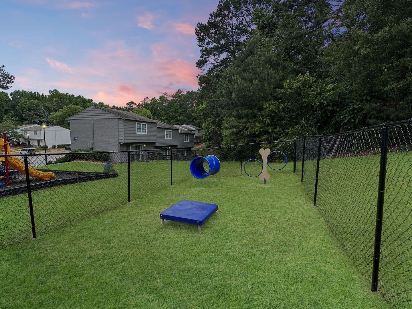 Austell Townhome: 420 Shenandoah Trail
