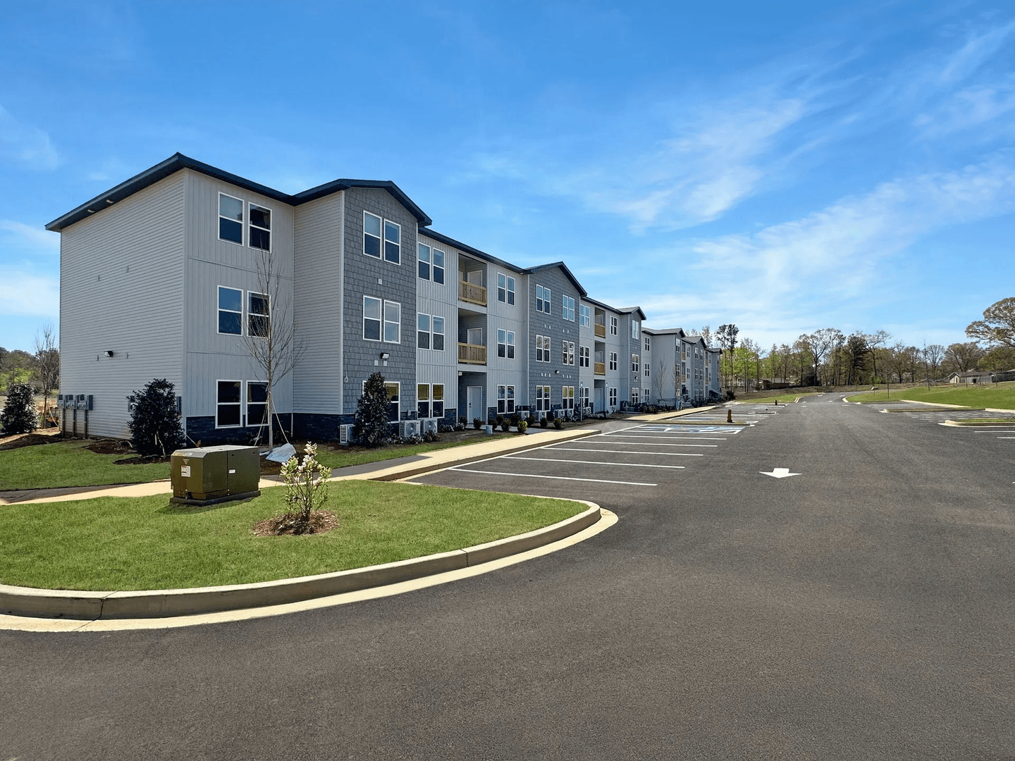 Warner Robins Apartment: 651 Osigian Blvd
