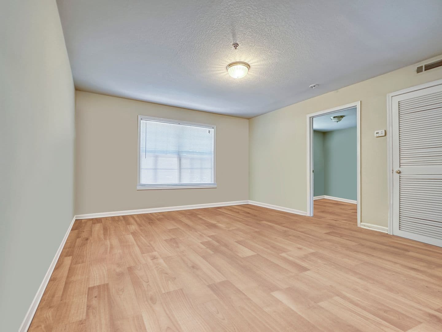 Clarkston Apartment: 790 N Indian Creek Dr