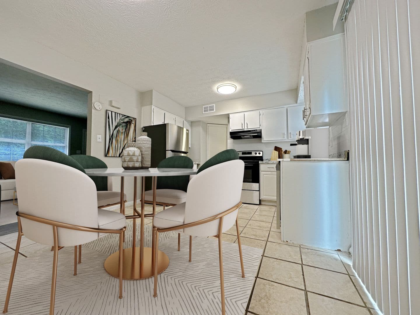 Austell Townhome: 420 Shenandoah Trail