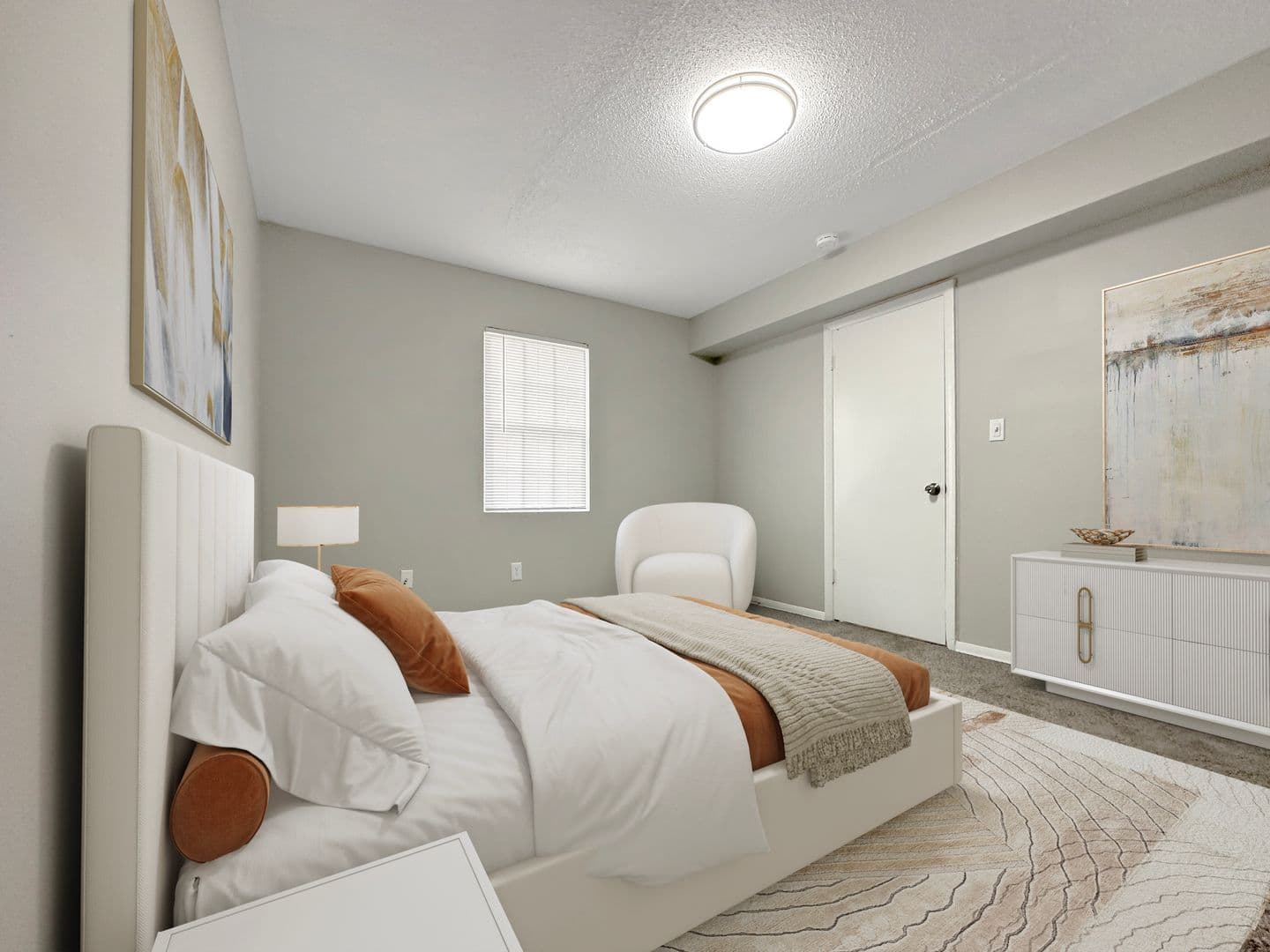 Riverdale Apartment: 363 Upper Riverdale Rd