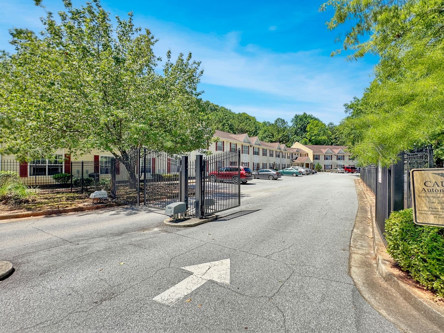 Clarkston Apartment: 790 N Indian Creek Dr