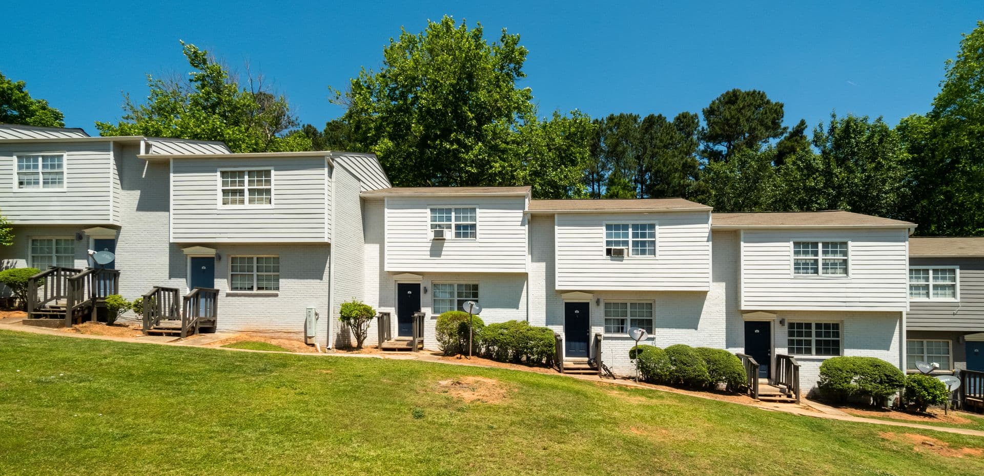 Austell Townhome: 420 Shenandoah Trail