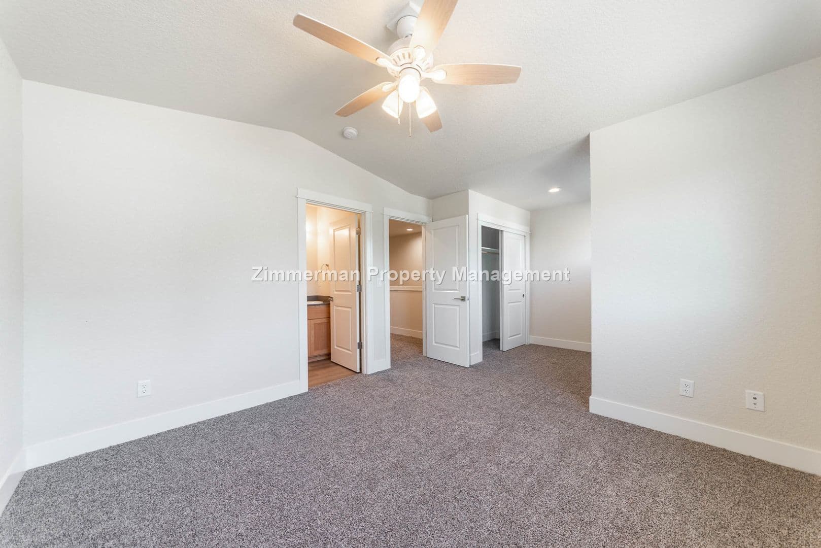 Eugene Apartment: 2608-2610 Ross Lane