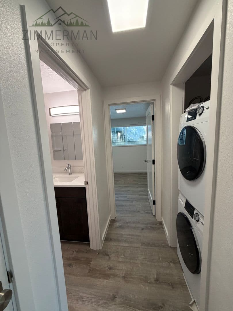 Springfield Apartment: 147 C Street