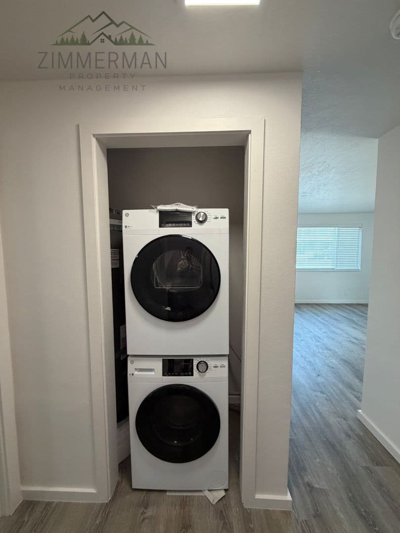 Springfield Apartment: 147 C Street