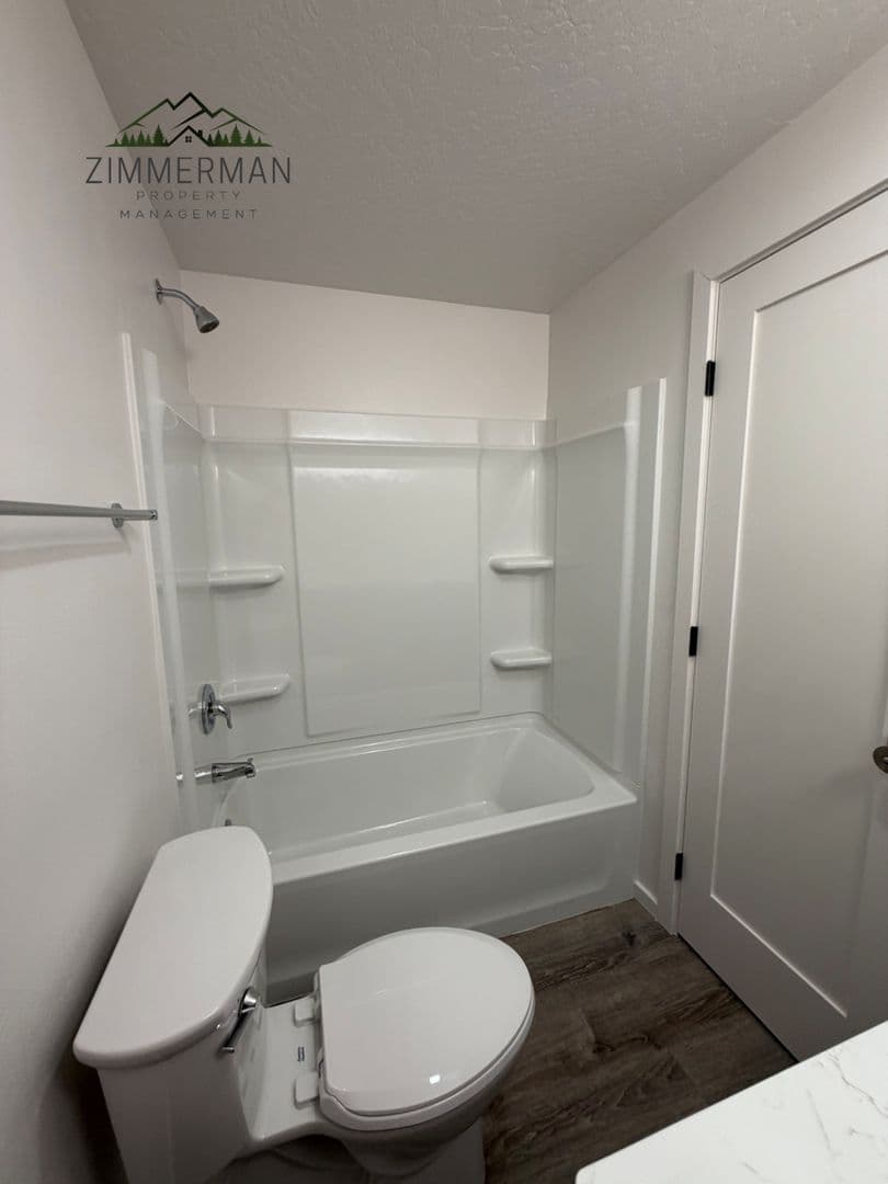 Springfield Apartment: 147 C Street