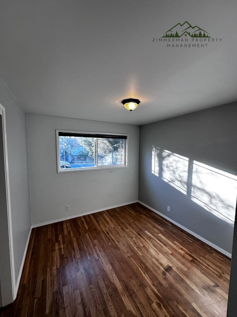 Springfield House: 1139 Custom Way