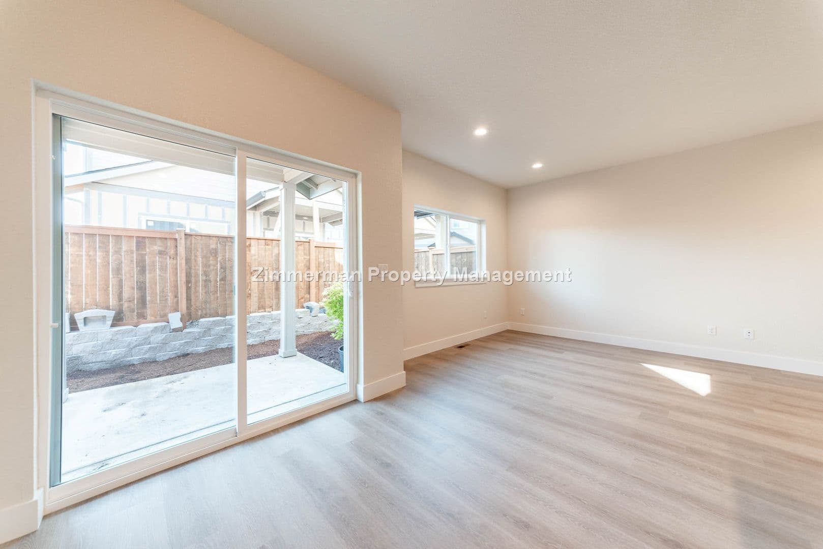 Eugene Apartment: 2603- 2605 Justine Lane