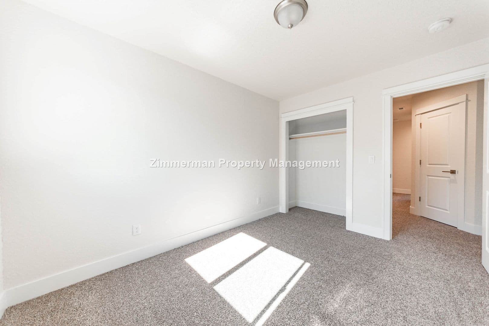 Eugene Apartment: 2603- 2605 Justine Lane