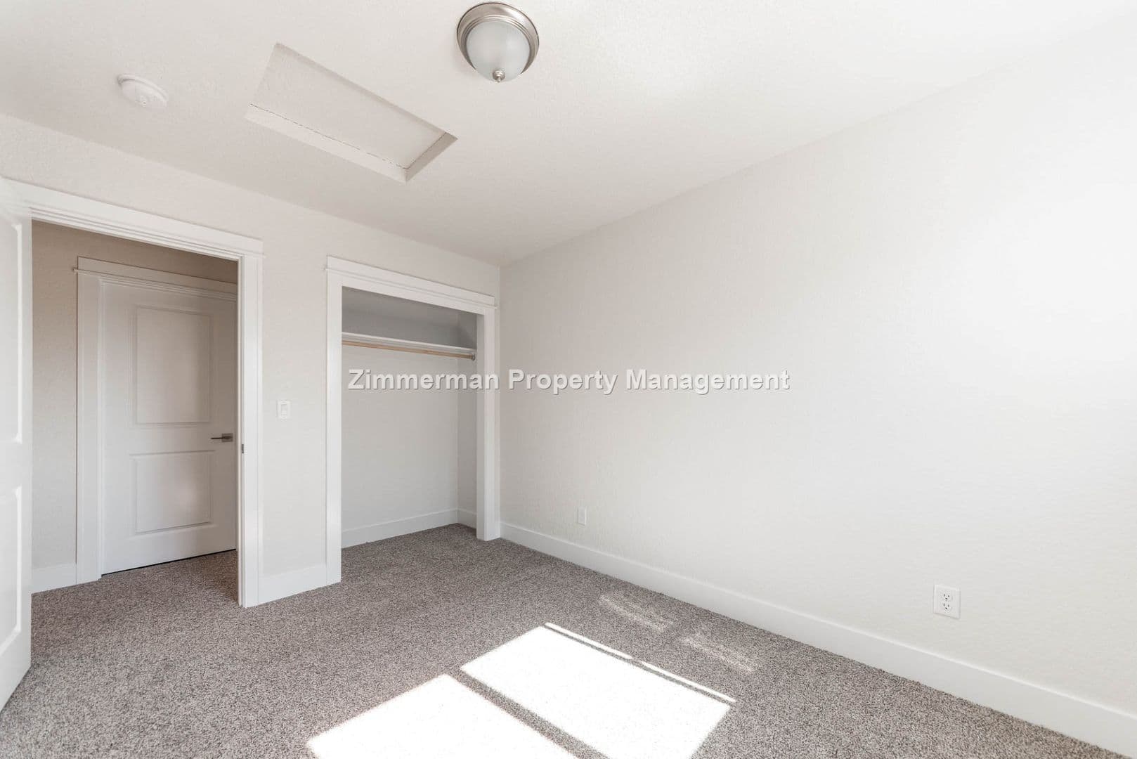 Eugene Apartment: 2603- 2605 Justine Lane