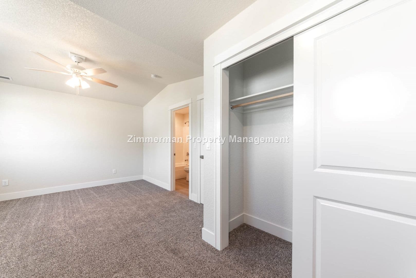 Eugene Apartment: 2603- 2605 Justine Lane