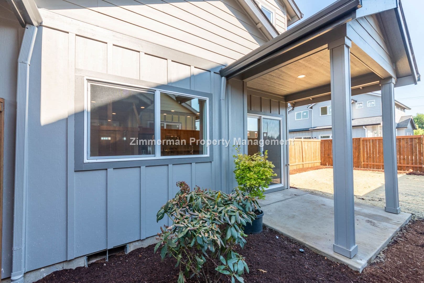 Eugene Apartment: 2603- 2605 Justine Lane