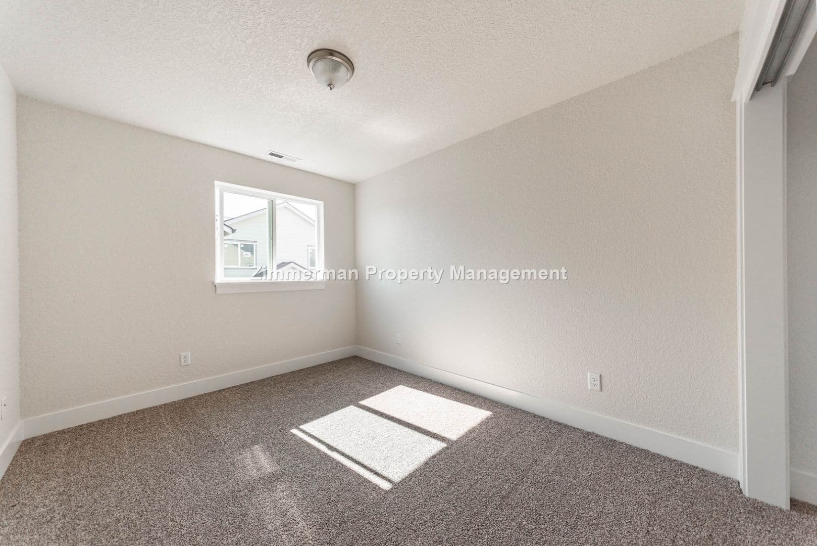 Eugene Apartment: 2608-2610 Ross Lane
