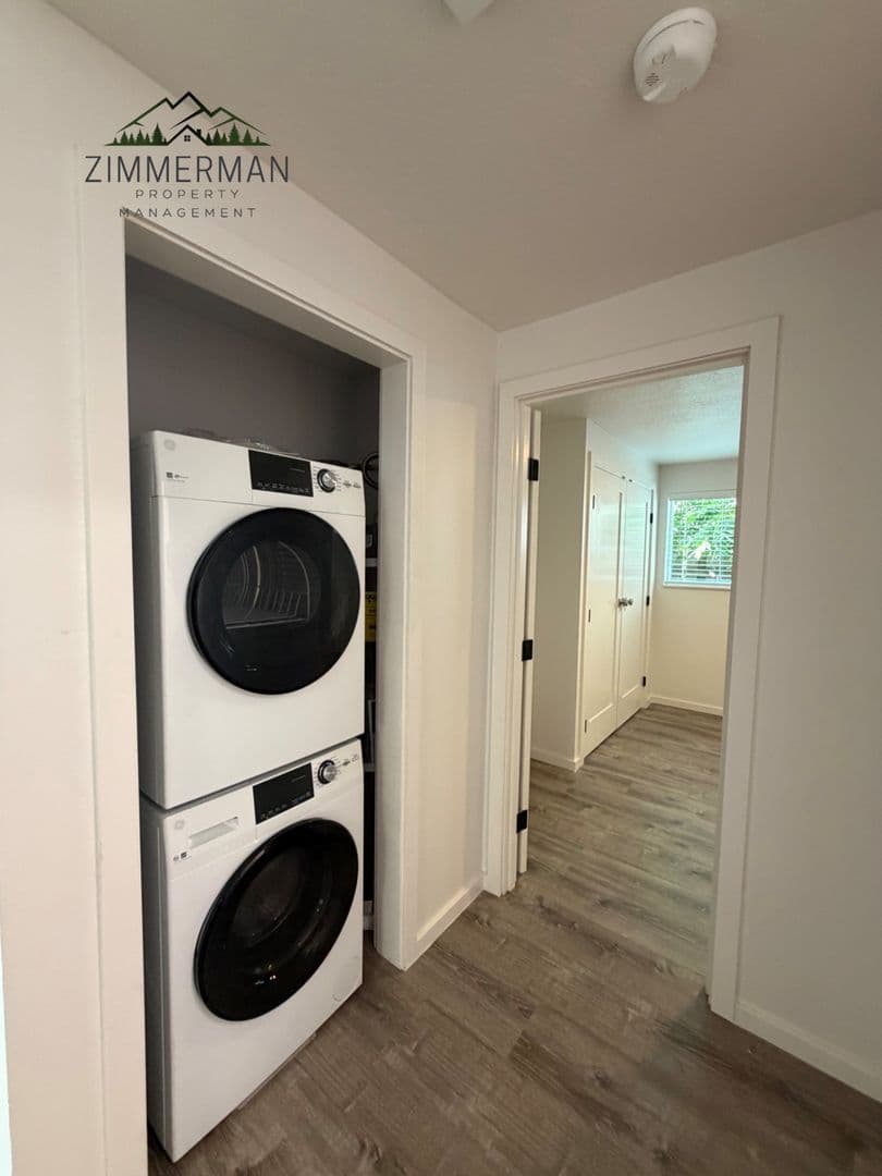 Springfield Apartment: 147 C Street