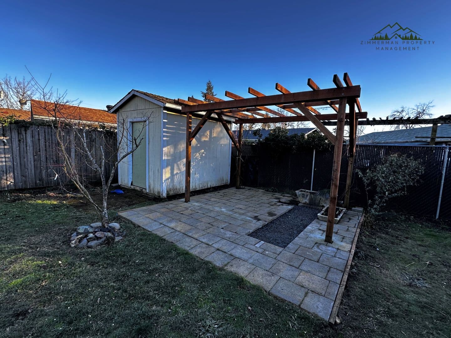 Springfield House: 1139 Custom Way