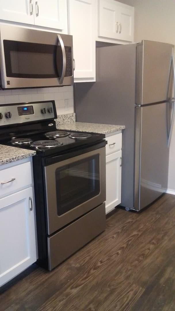 Waco Apartment: 3638 W Waco Dr