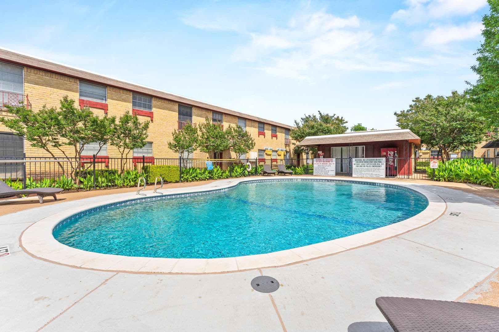 Waco Apartment: 3638 W Waco Dr