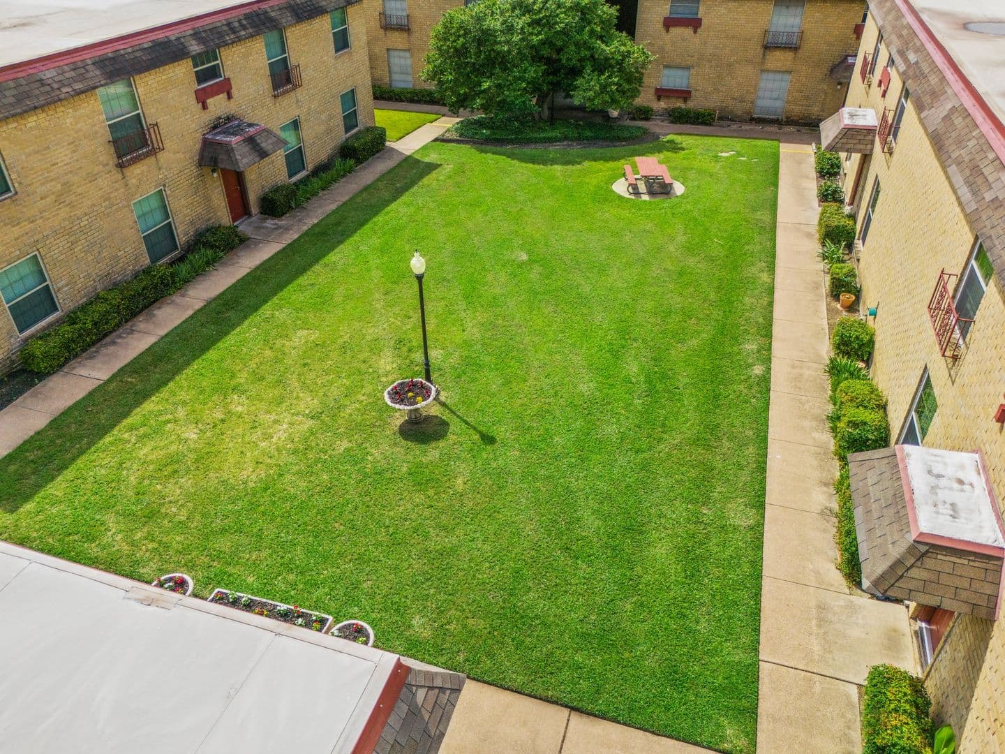 Waco Apartment: 3638 W Waco Dr